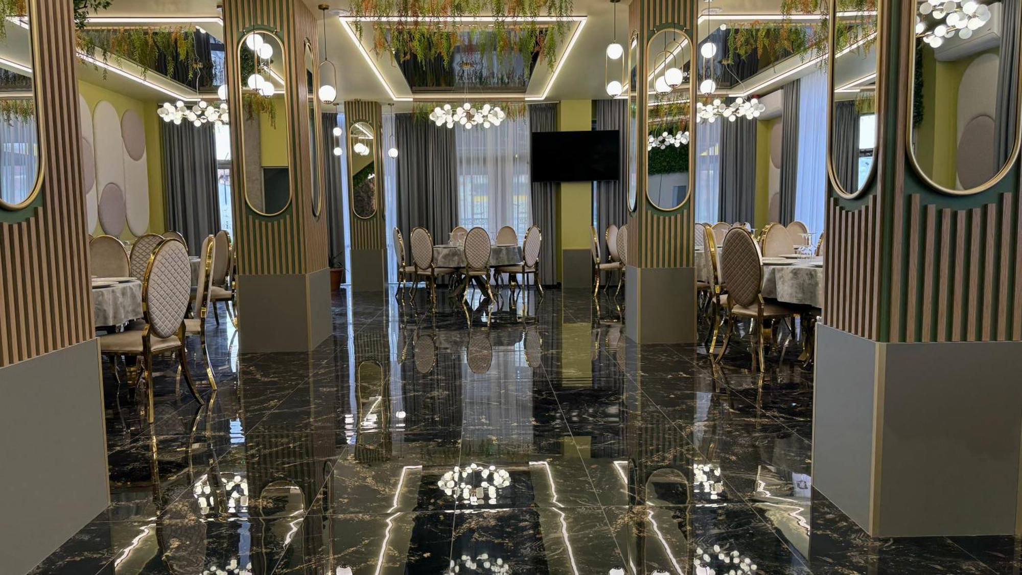 Hotel Sorelo Piteşti Buitenkant foto